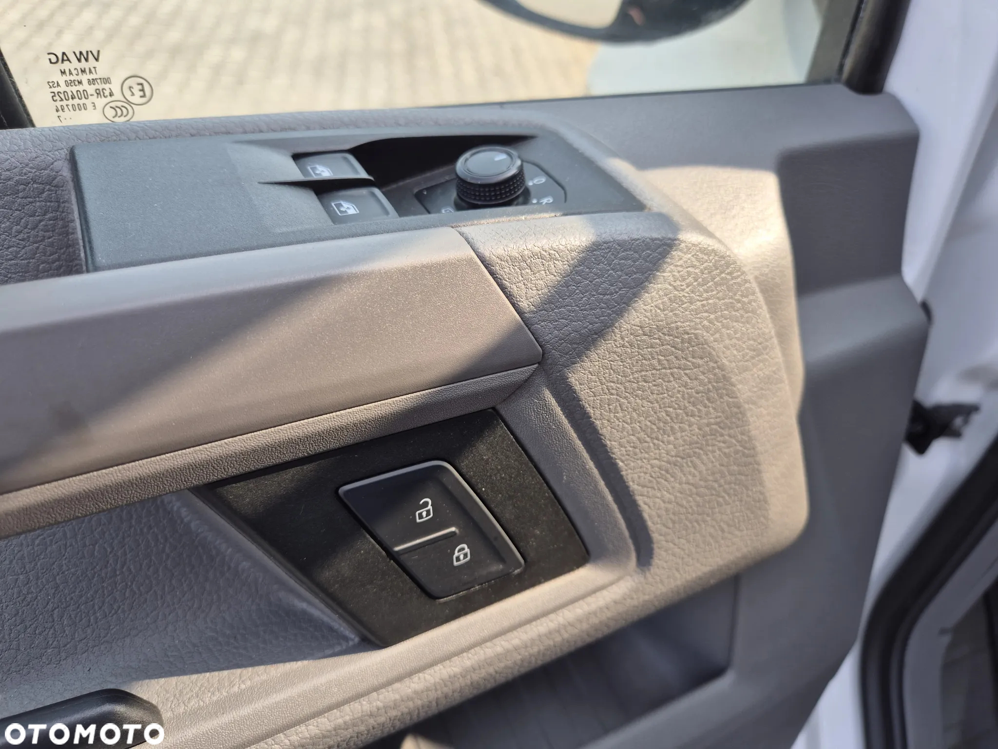 Volkswagen CRAFTER 2.0 TDi 177 / UNIKATOWY! / WYSOKI KONTENER / E6 / BEZWYPADKOWY / WINDA 750KG / WEBASTO - 26