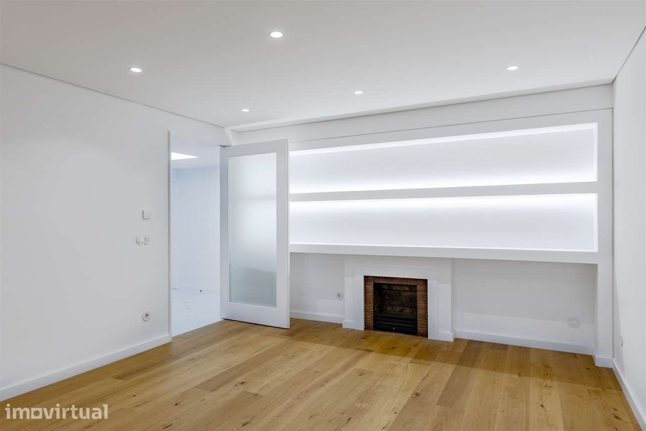 Apartamento T3 Renovado com Varandas na Avenida da Boavista - Grande imagem: 2/34