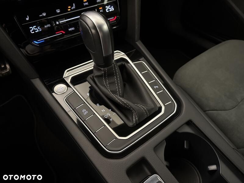 Volkswagen Arteon 2.0 TDI R-Line DSG - 17