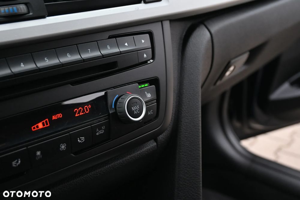 BMW Seria 3 320d DPF Edition Sport - 39
