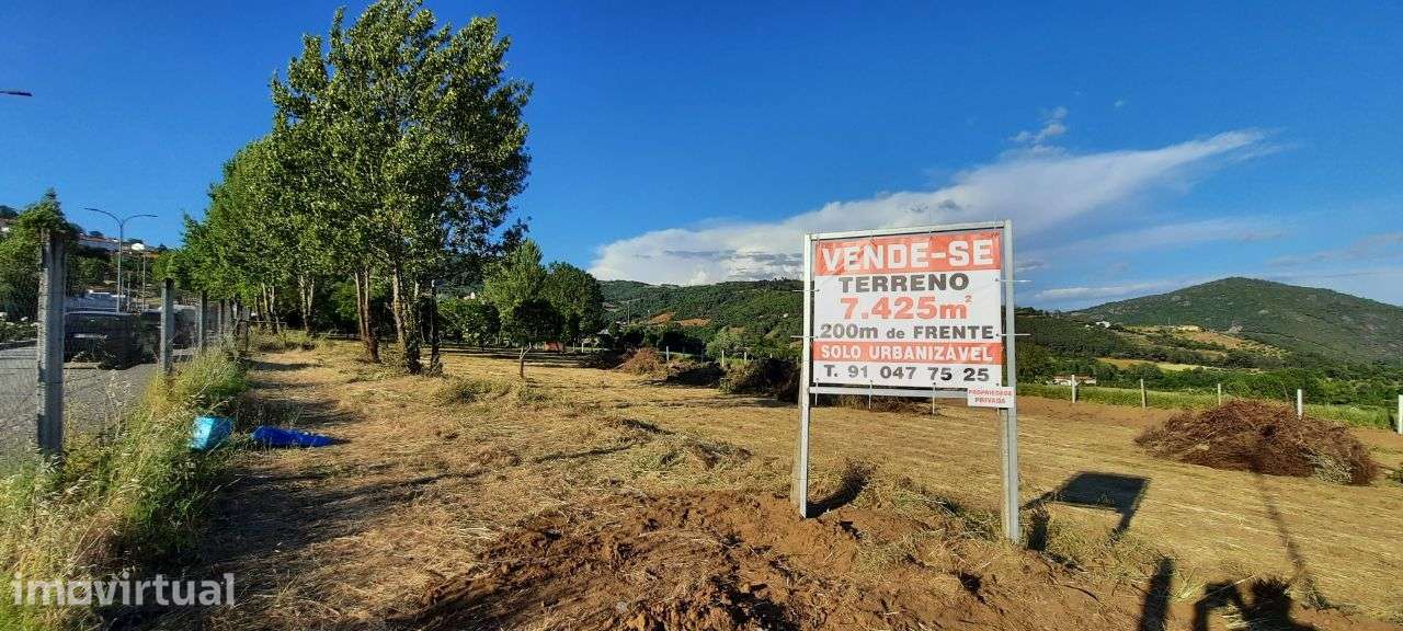 Vende-se terreno com 7.425 M2, na Vila de Vinhais. Solo urbanizável. - Grande imagem: 3/11