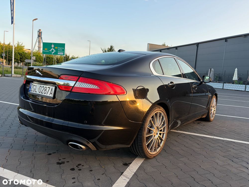 Jaguar XF - 3