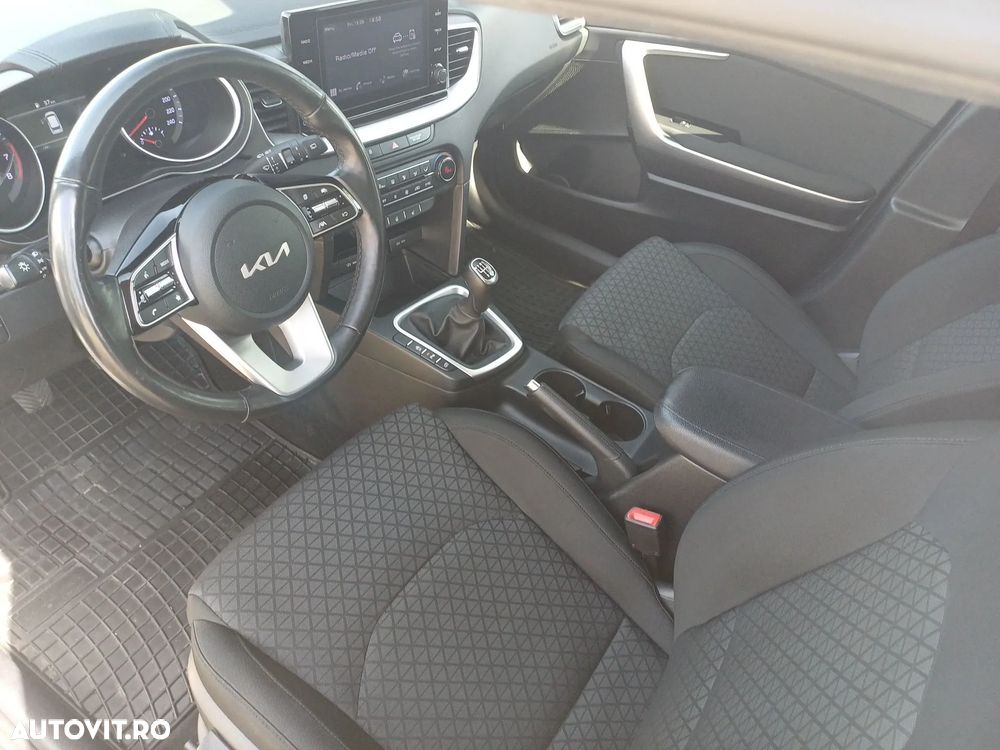 Kia Ceed - 12