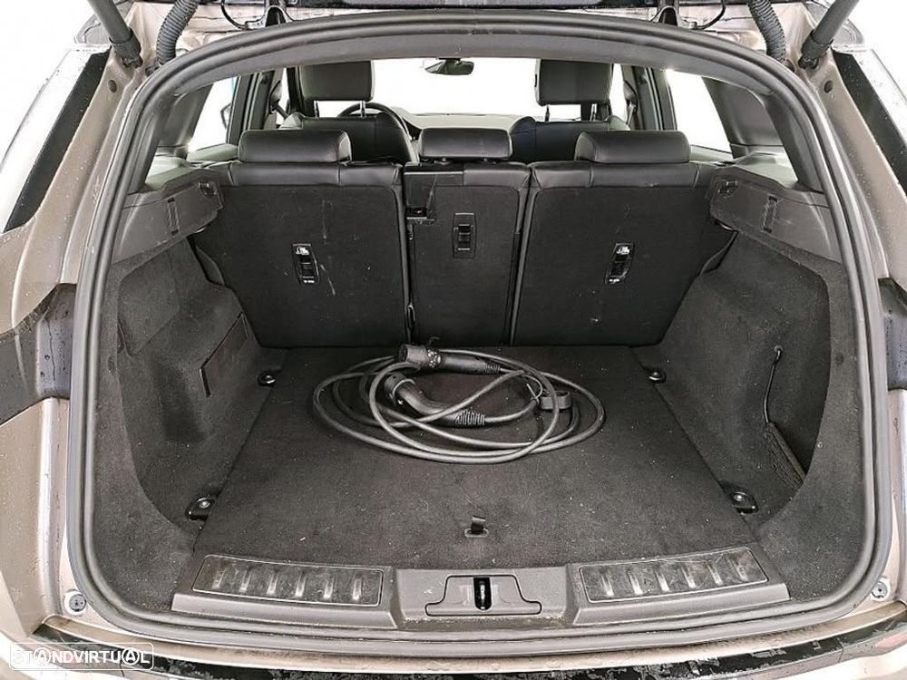 Land Rover Range Rover Evoque P300e R-Dynamic SE - 9