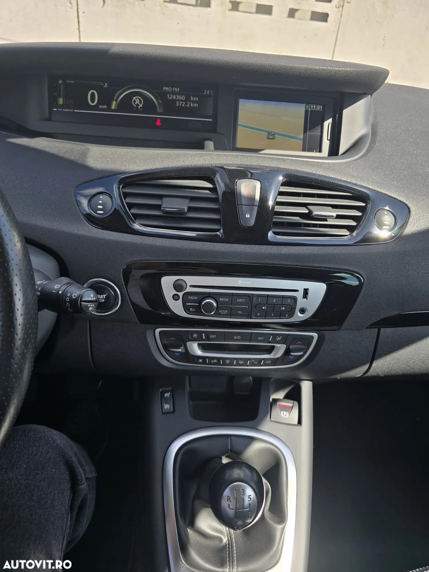 Renault Scenic ENERGY TCe 130 BOSE EDITION - 21
