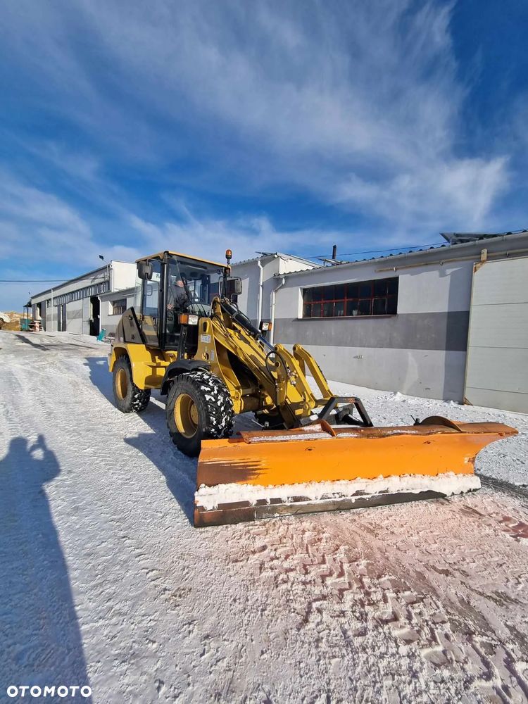 Caterpillar 908 - 7