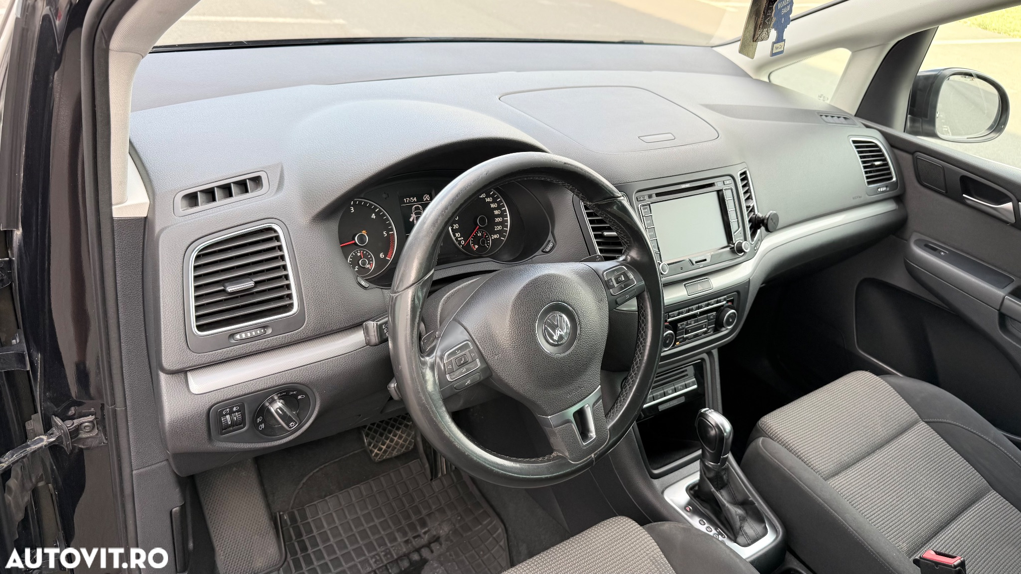 Volkswagen Sharan 2.0 TDI DSG BlueMotion Technology Comfortline - 10