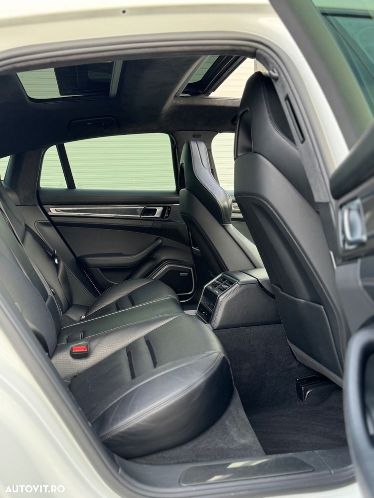 Porsche Panamera Turbo Executive - 8