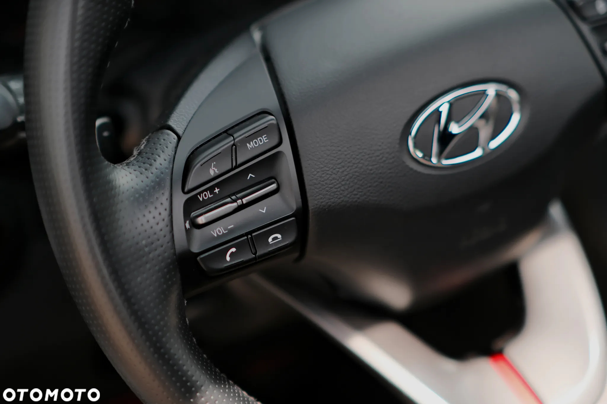 Hyundai Veloster - 35