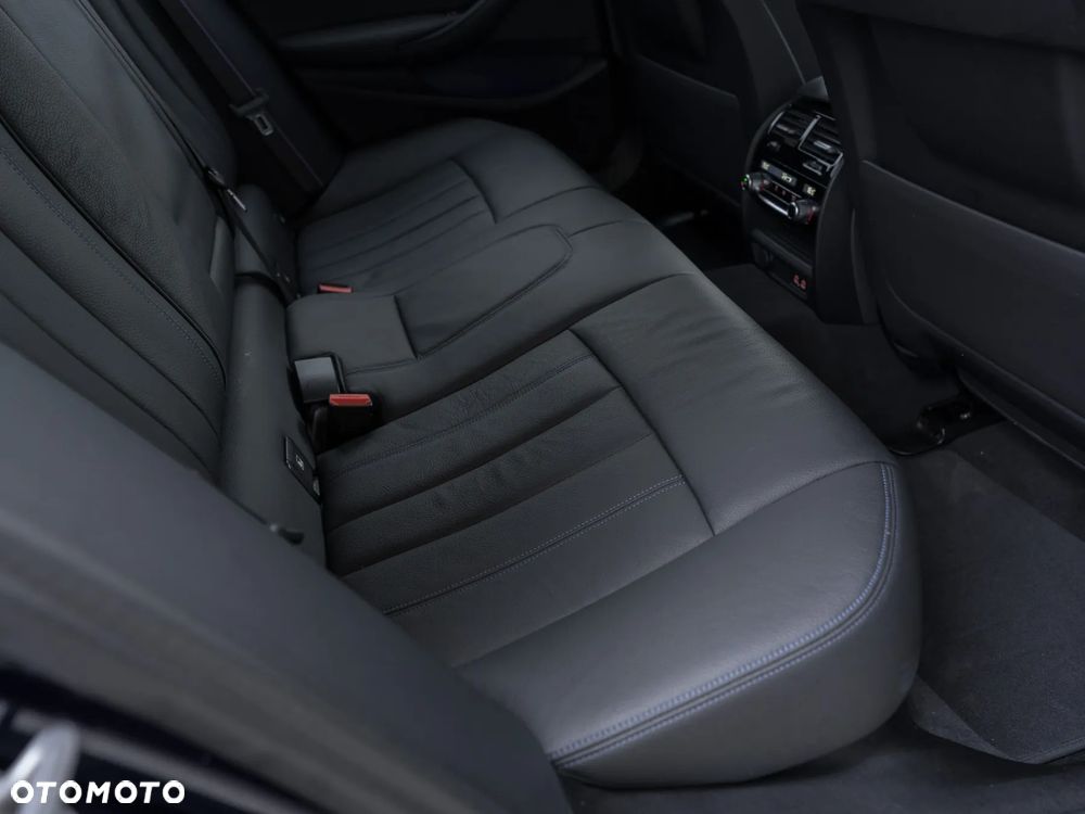 BMW Seria 5 520d xDrive M Sport Edition - 31