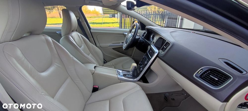 Volvo S60 D3 Geartronic Summum - 10