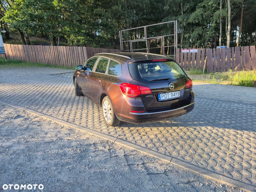 Opel Astra 1.4 T Enjoy - 8