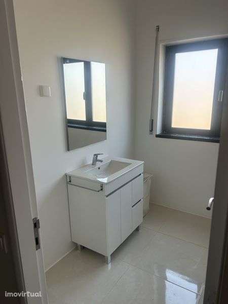 Arrenda-se apartamtento T1 alcanena - Grande imagem: 4/8