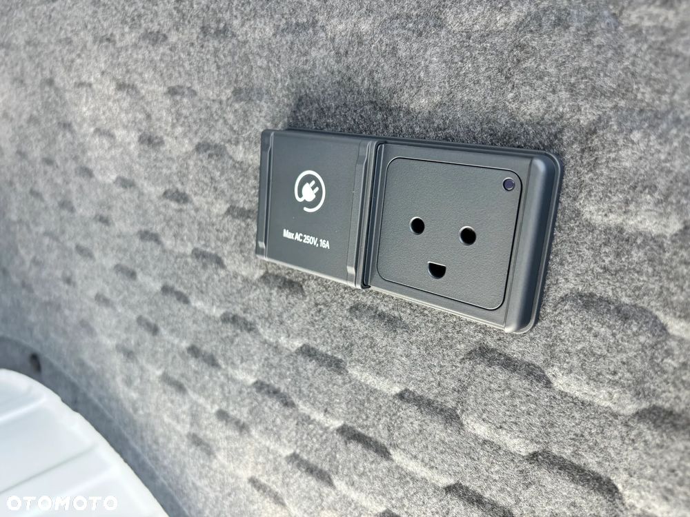 Kia PV5 - 10