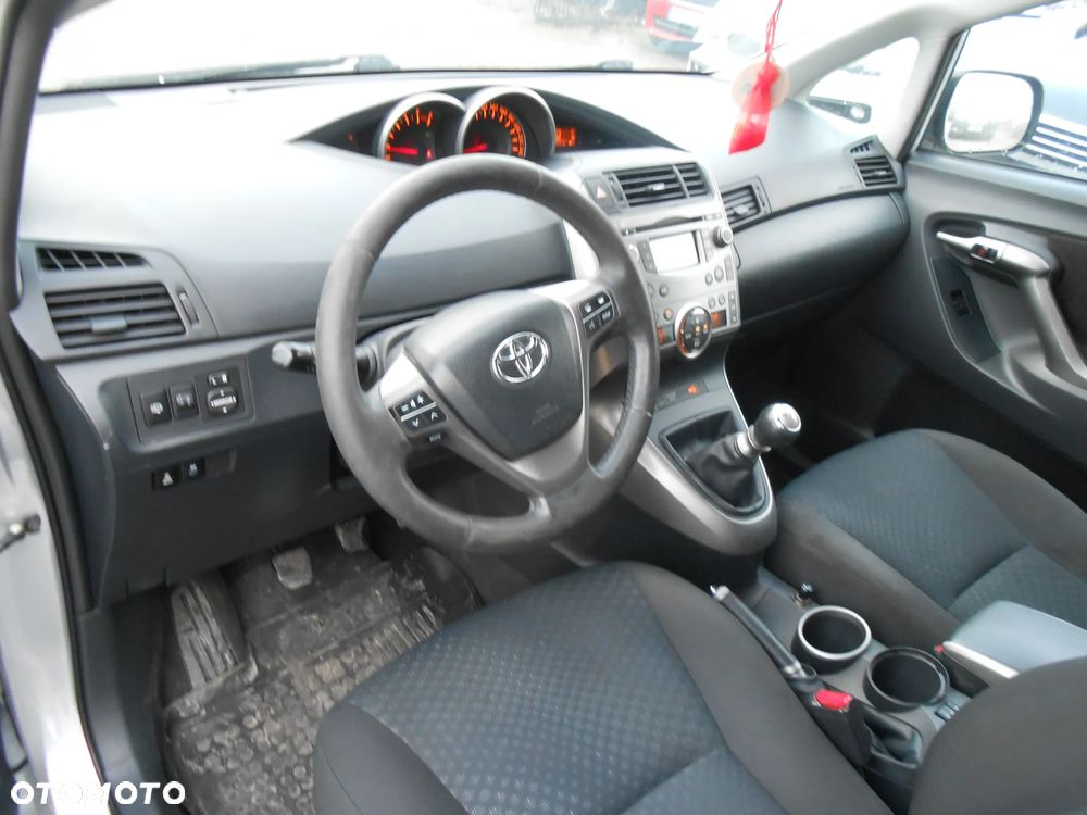 Toyota Verso 2.0 D-4D 2010 7os - 12