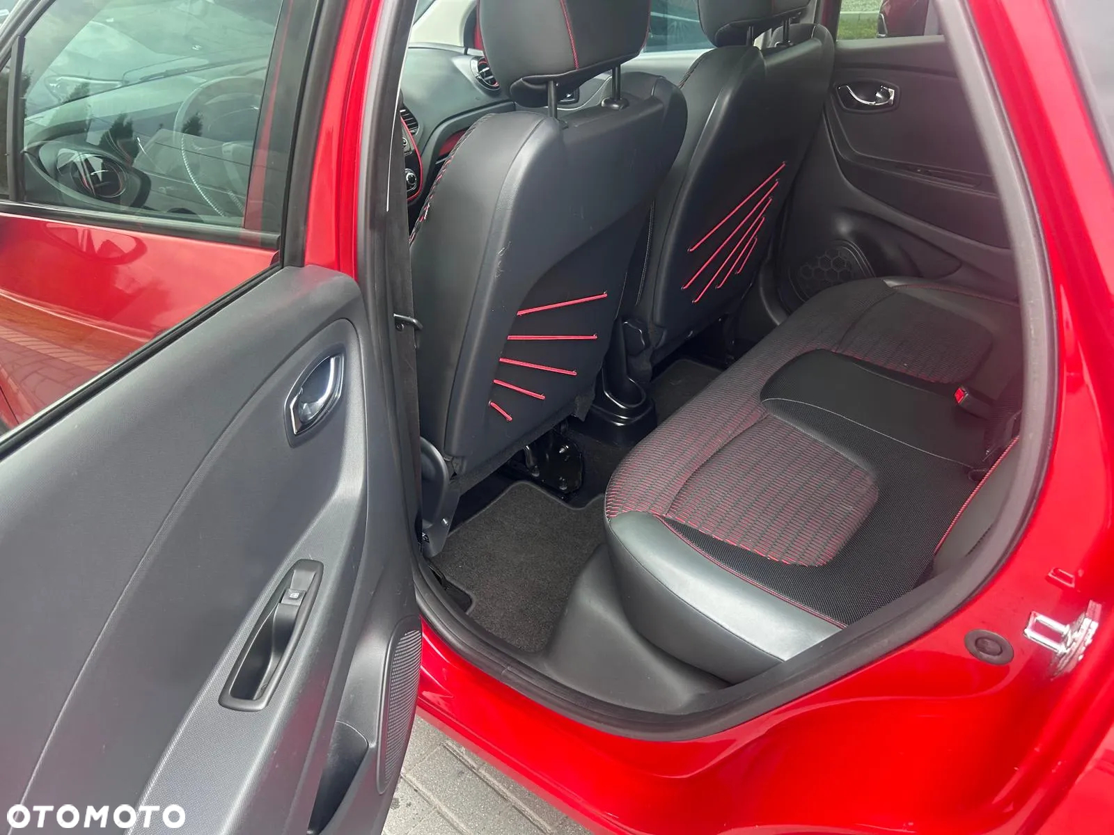 Renault Captur 1.2 TCe Helly Hansen EDC - 15