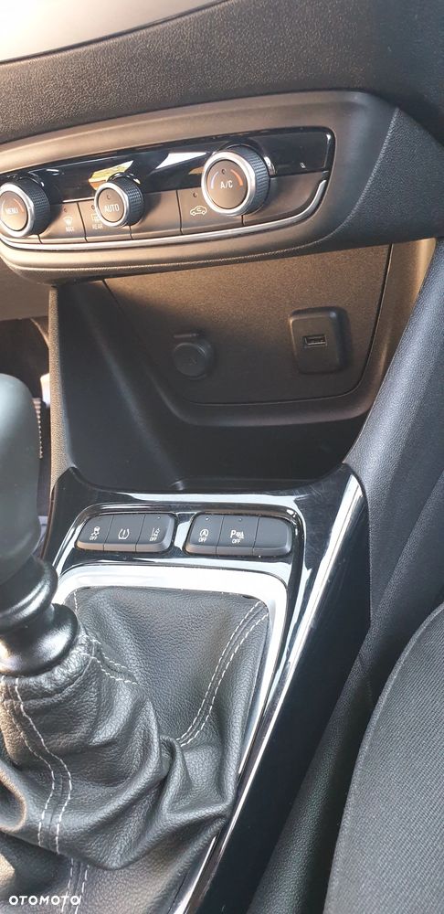 Opel Crossland X 1.2 T Enjoy S&S - 9