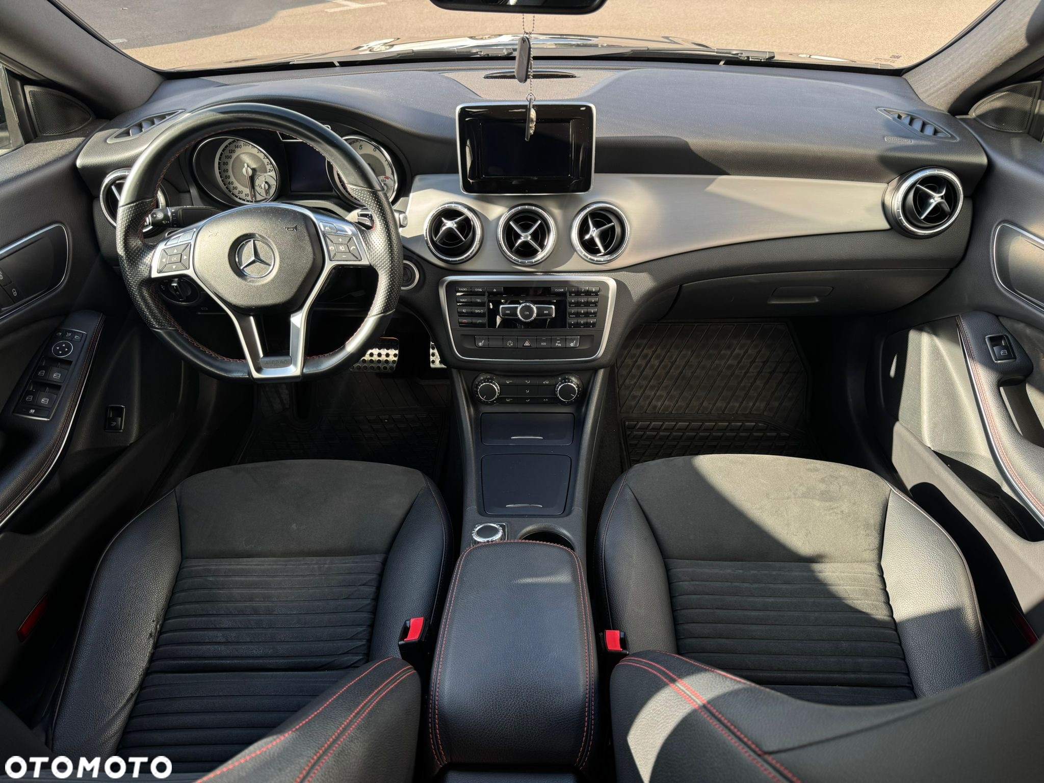 Mercedes-Benz CLA - 25