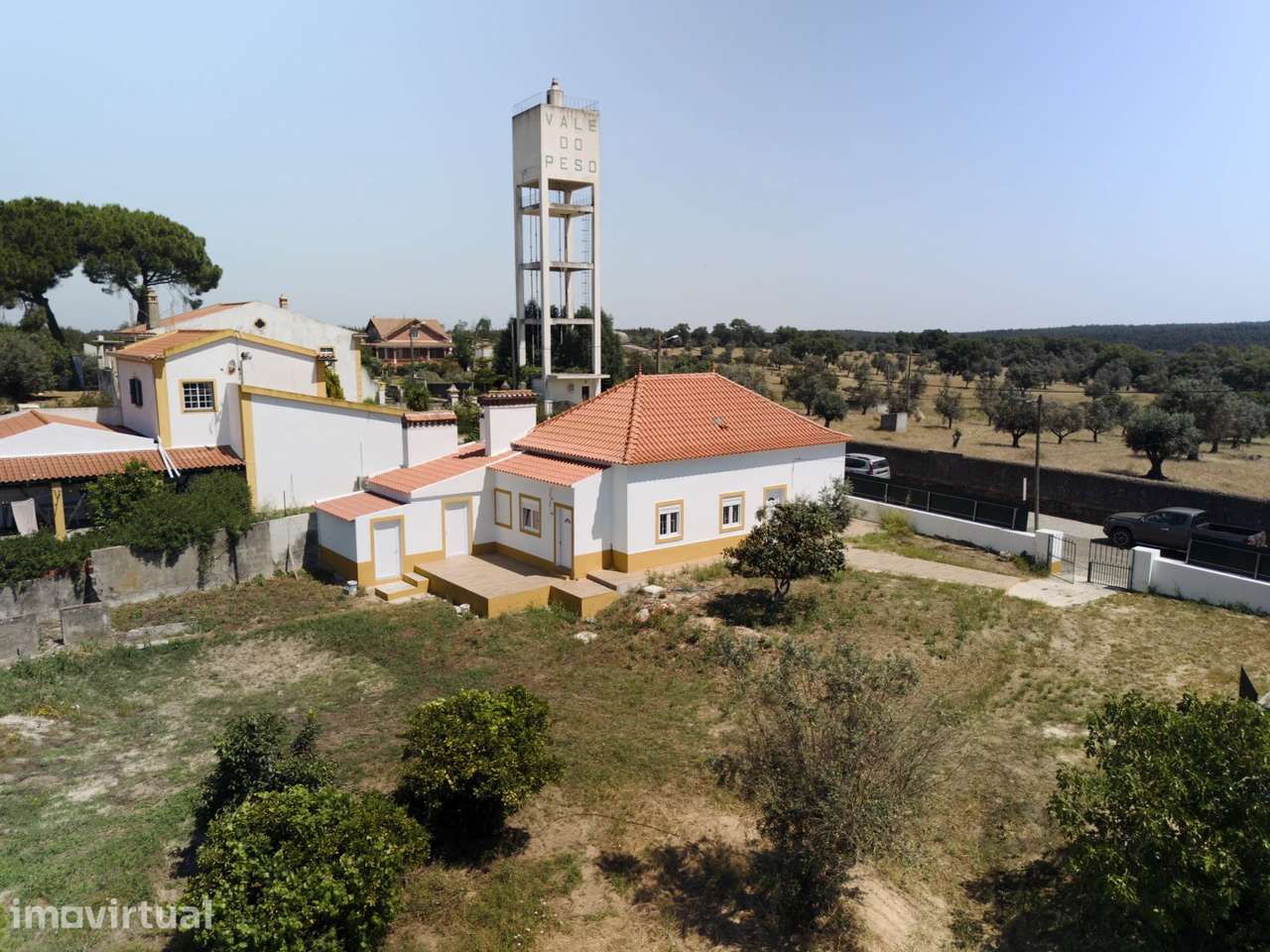 Casa de Pedra Totalmente Reconstruída com 3 Suítes, Pomar e Licença de - Grande imagem: 3/34