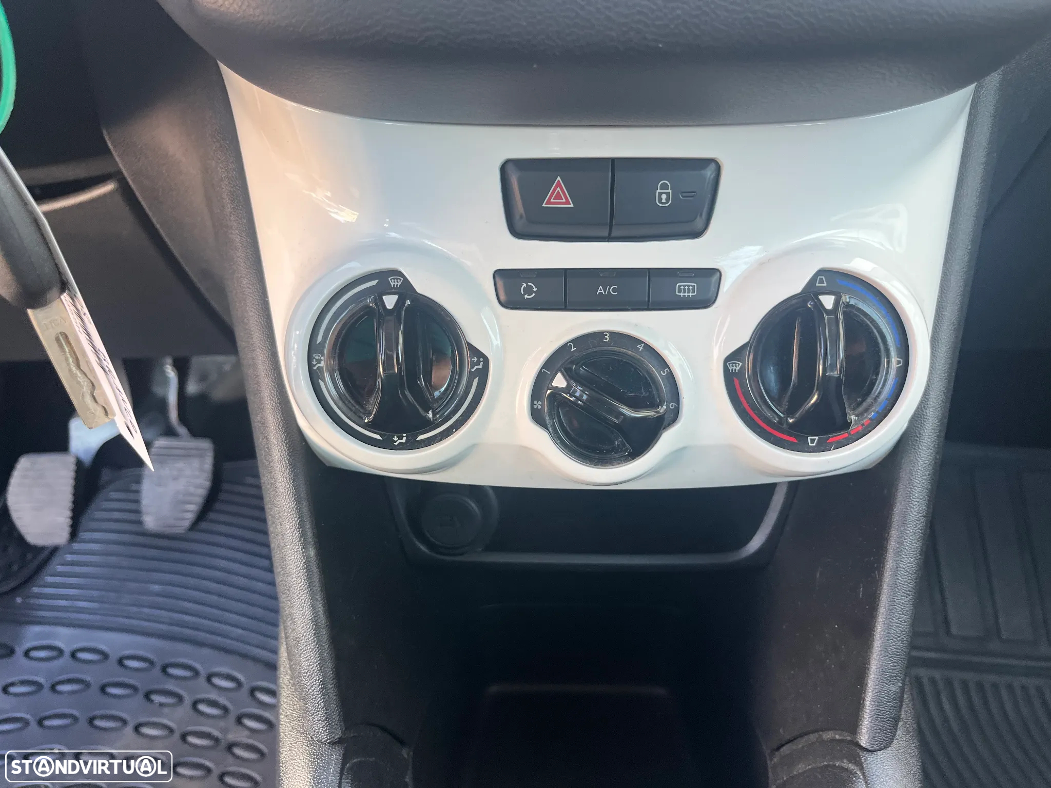 Peugeot 208 1.4 HDi Access - 16
