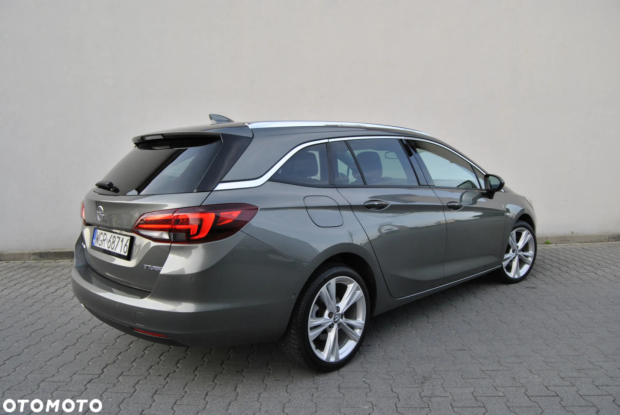 Opel Astra 1.6 BiTurbo D Start/Stop Sports Tourer Ultimate - 9