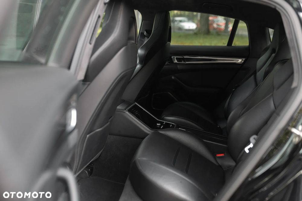 Porsche Panamera Turbo - 14