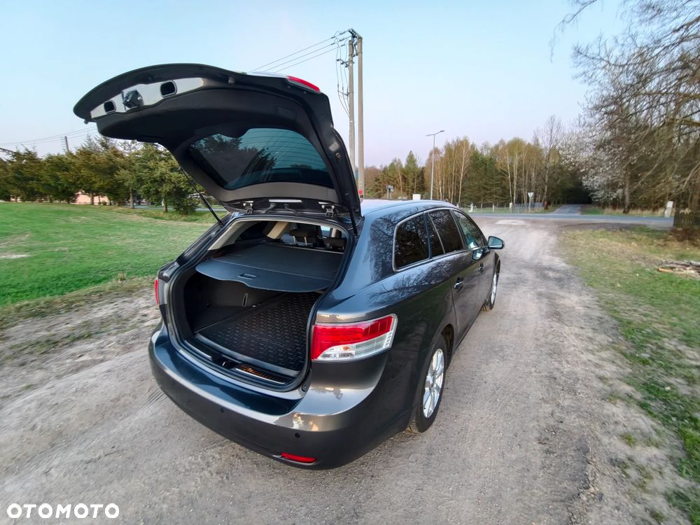 Toyota Avensis 1.8 Sol EU5 - 5