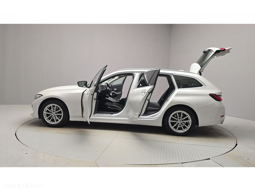 BMW Seria 3 320d xDrive mHEV M Sport - 10