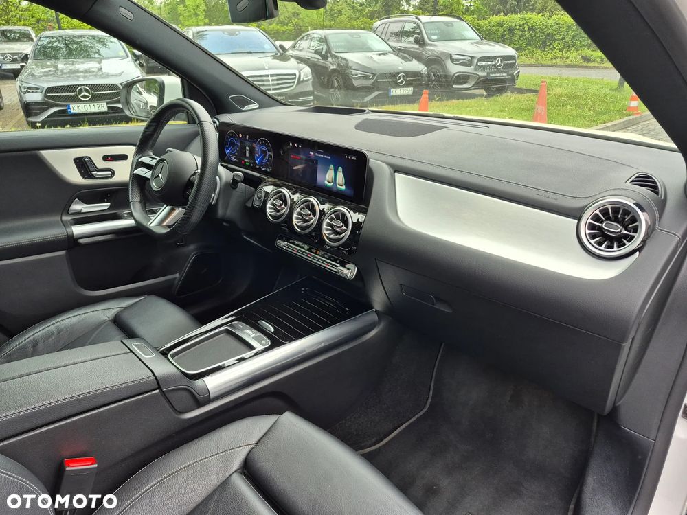 Mercedes-Benz EQA 300 4Matic - 31