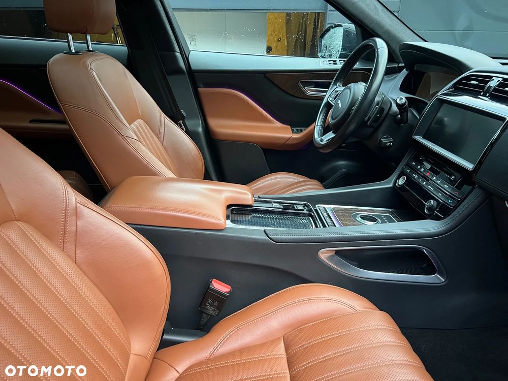 Jaguar F-Pace 20d AWD R-Sport - 29