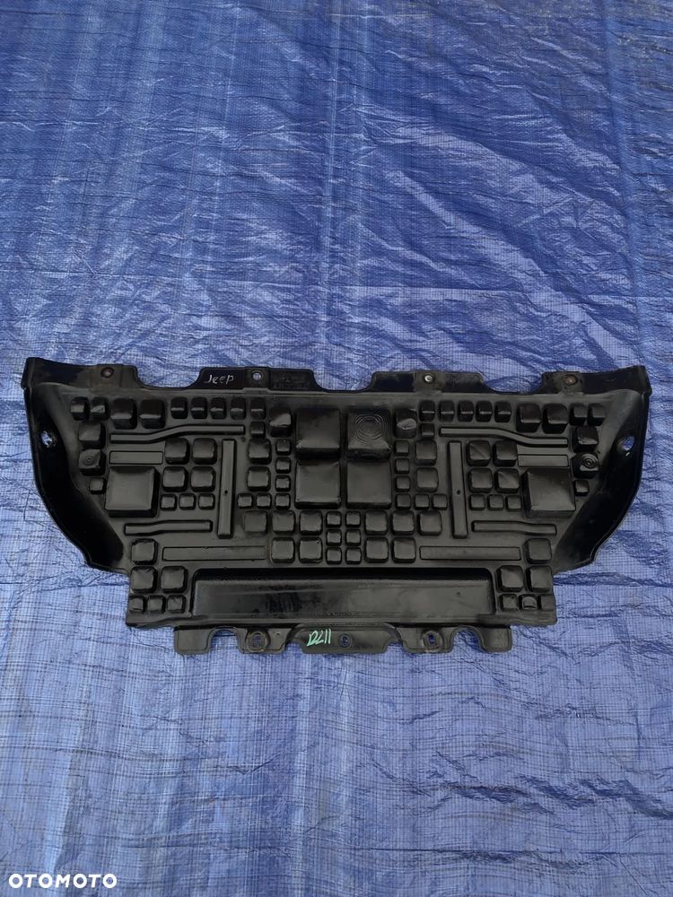 OSŁONA PŁYTA SILNIKA POD SILNIK POD ZDERZAK JEEP GRAND CHEROKEE WK2 68037063 - 2