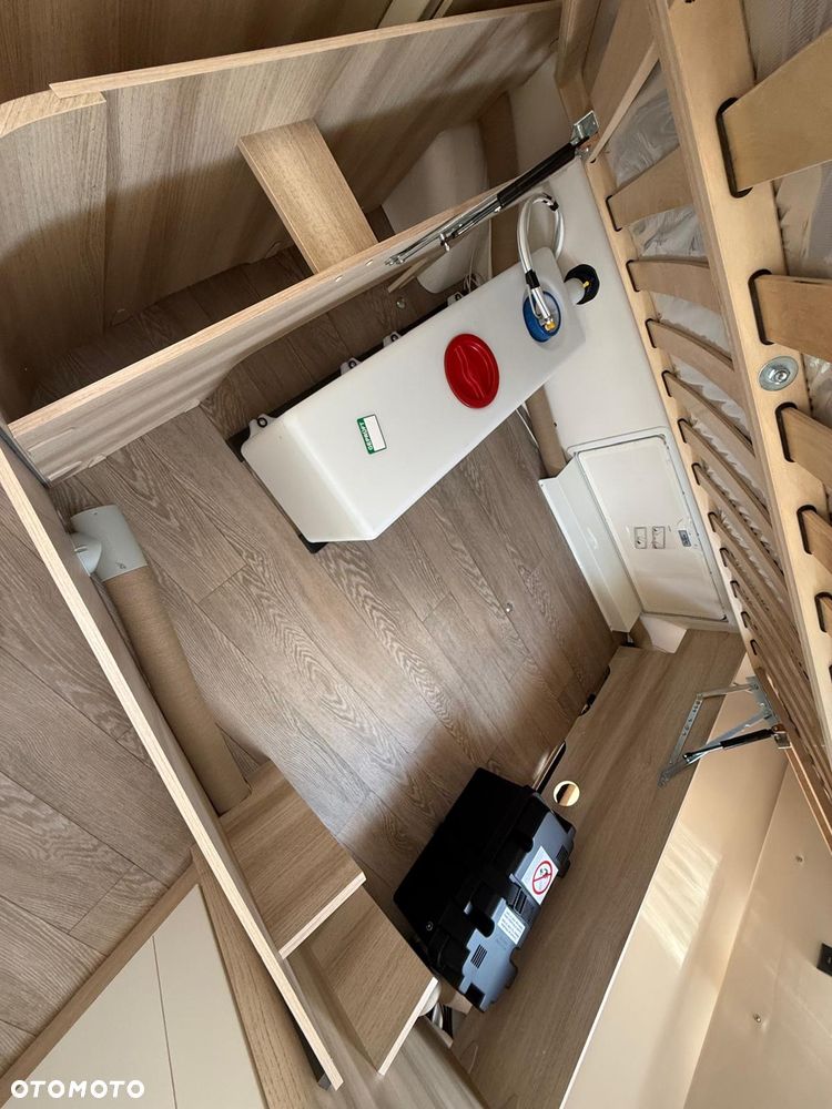 Hobby De Luxe 400 SFE - 10