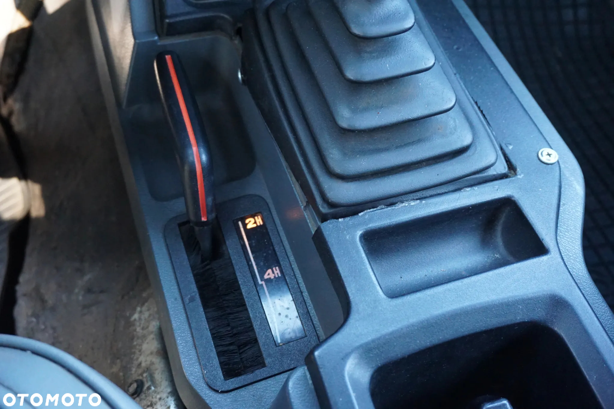 Jeep Cherokee - 16