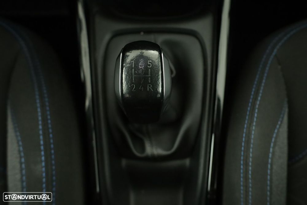 Peugeot 2008 1.2 PureTech Signature - 12