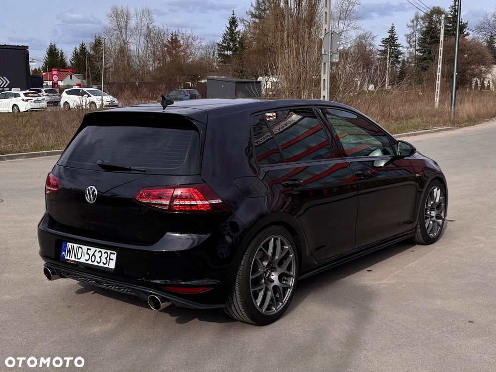 Volkswagen Golf GTI (BlueMotion Technology) DSG Performance - 3