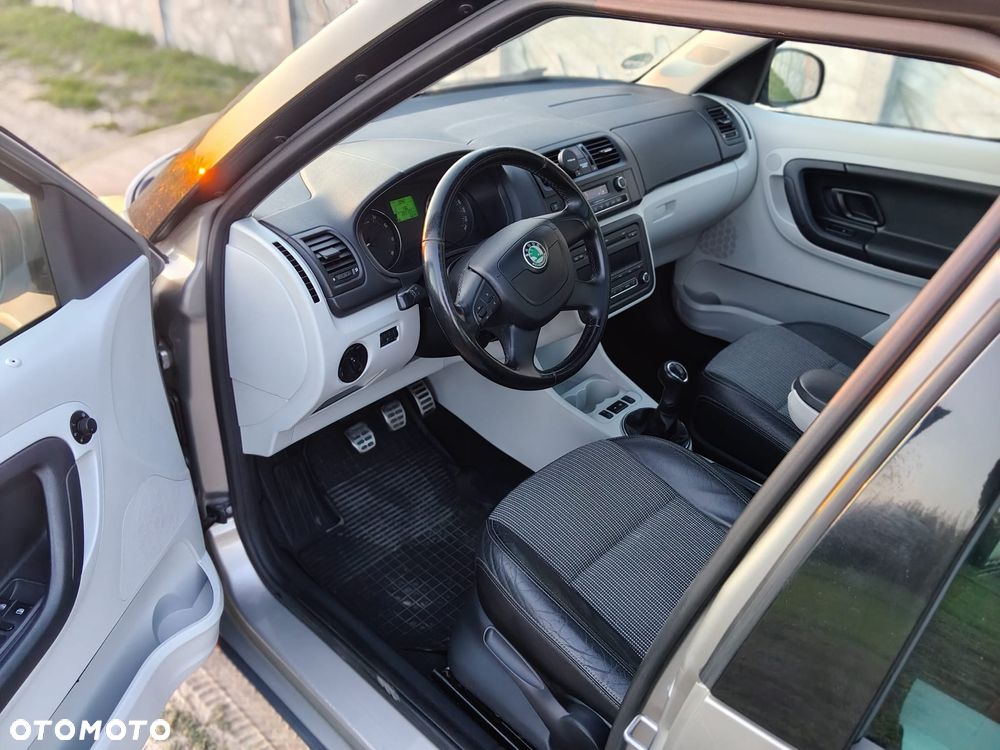 Skoda Roomster 1.2 TSI Scout PLUS EDITION - 9