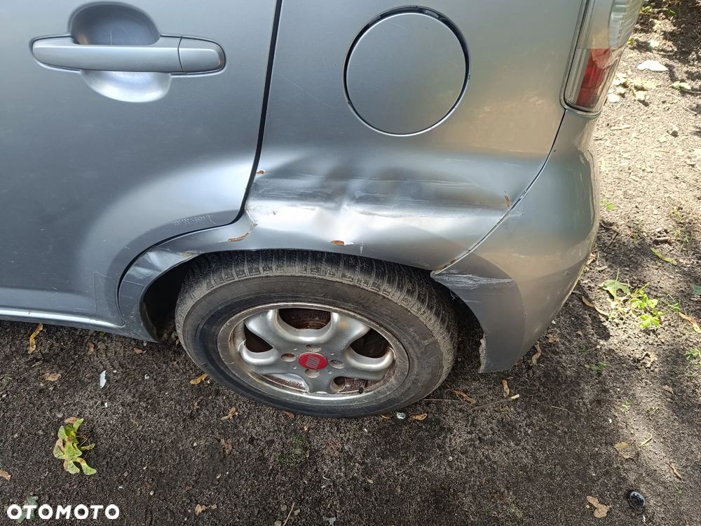 Daihatsu Sirion 1.3 - 13