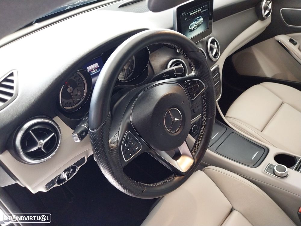 Mercedes-Benz CLA 180 - 11