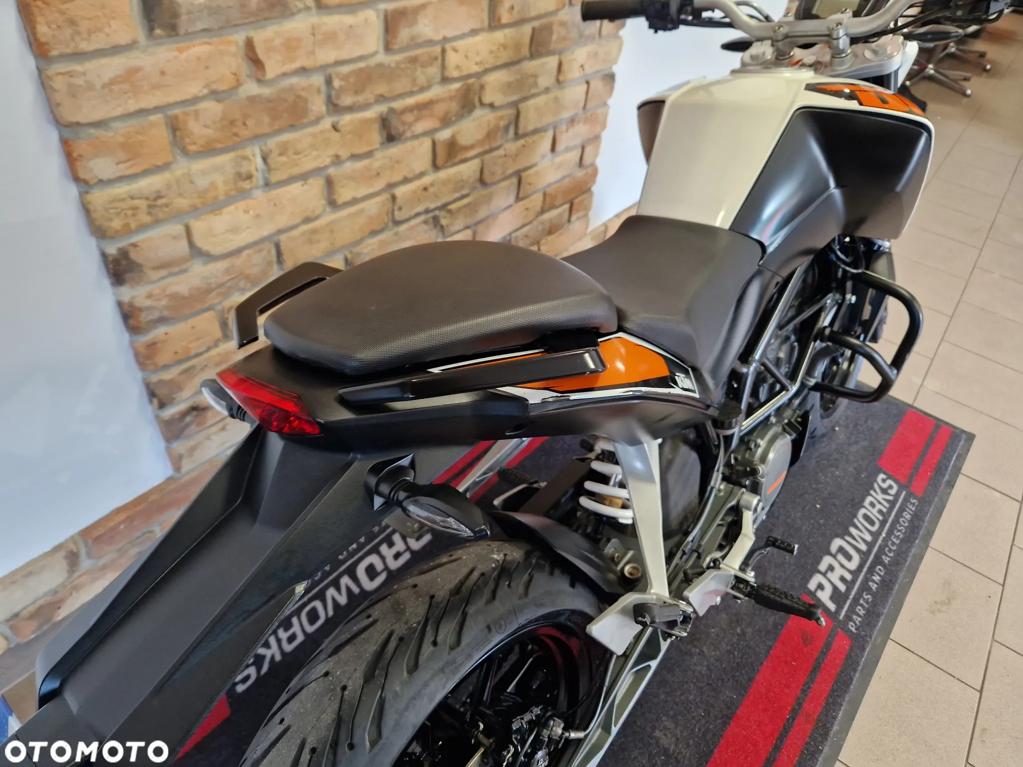 KTM Duke - 18
