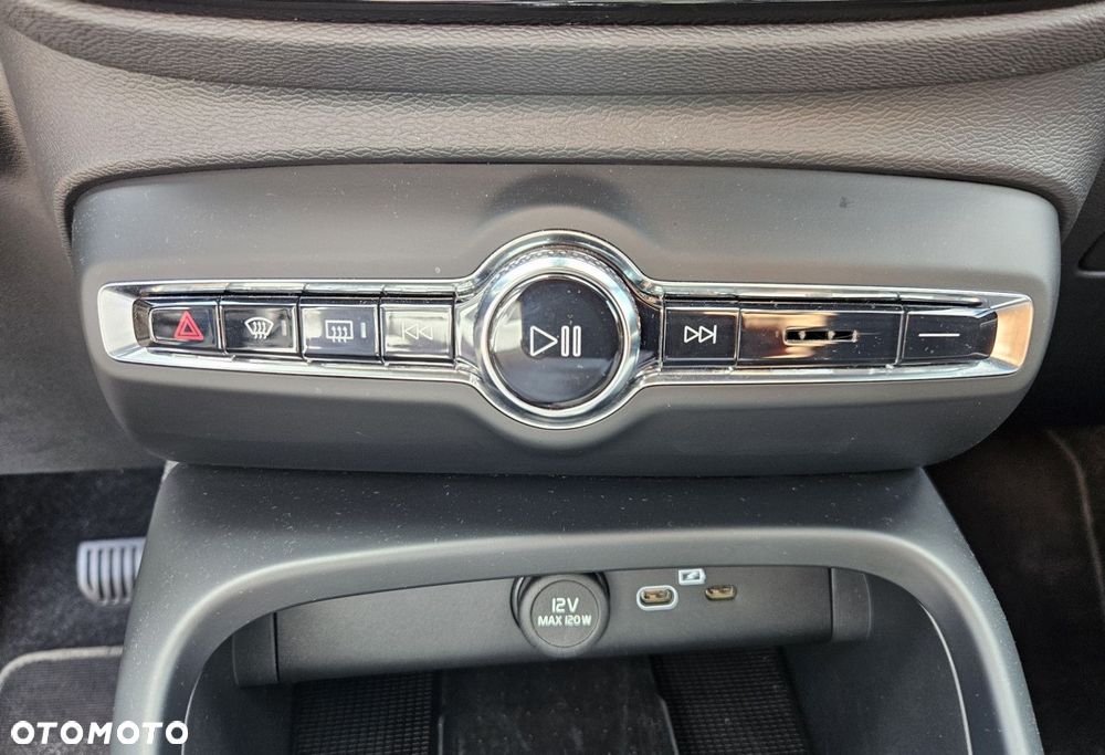 Volvo C40 - 24