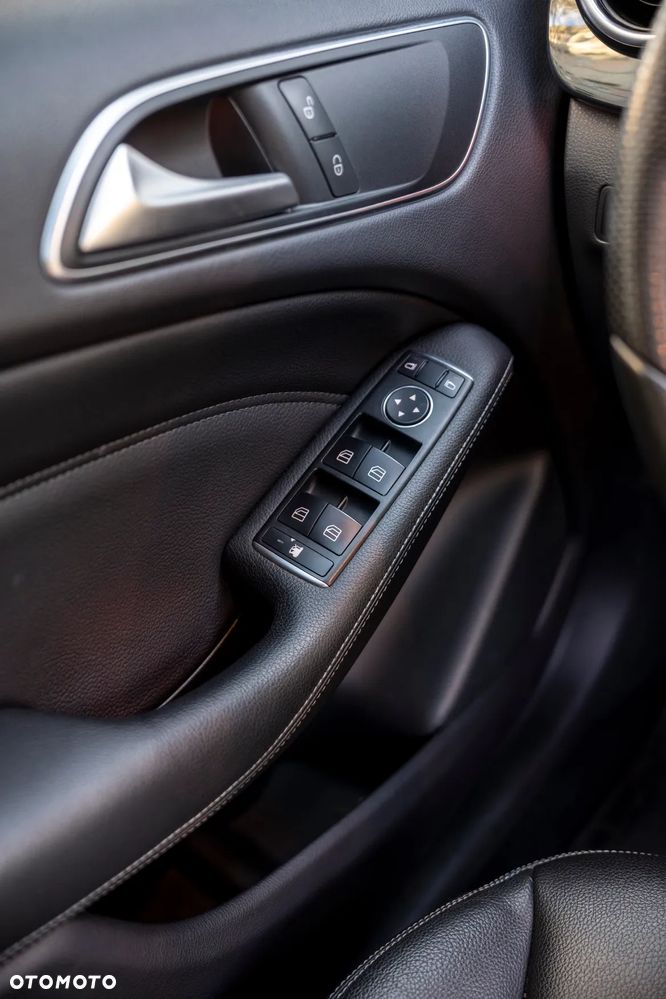 Mercedes-Benz Klasa B 250 4Matic 7G-DCT Urban - 16