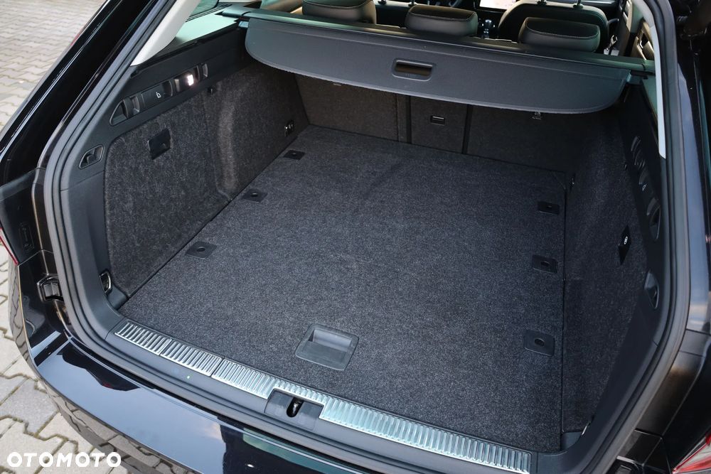 Skoda Superb 2.0 TDI DSG Premium Edition - 33