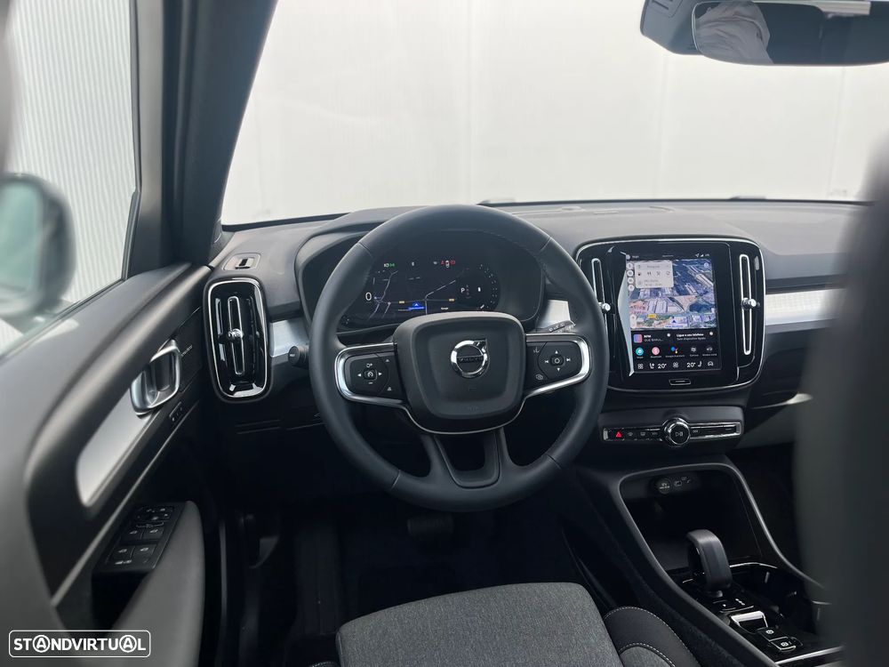 Volvo XC 40 2.0 B3 Black Edition - 26