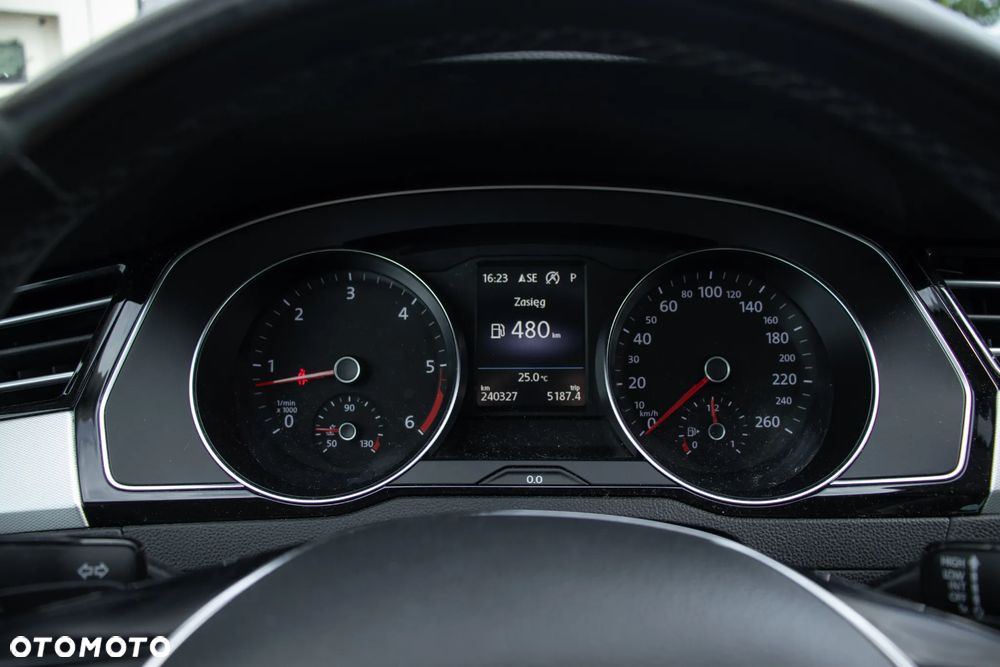 Volkswagen Passat 2.0 TDI BMT Comfortline DSG - 12