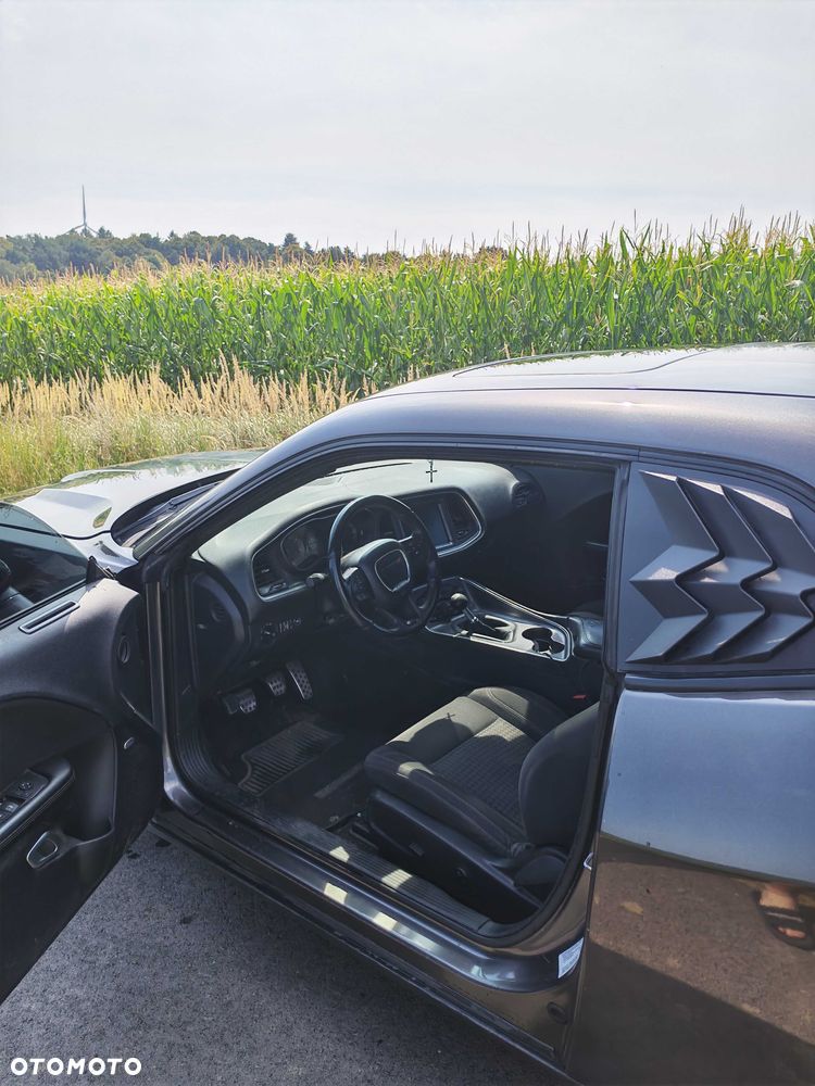 Dodge Challenger - 5