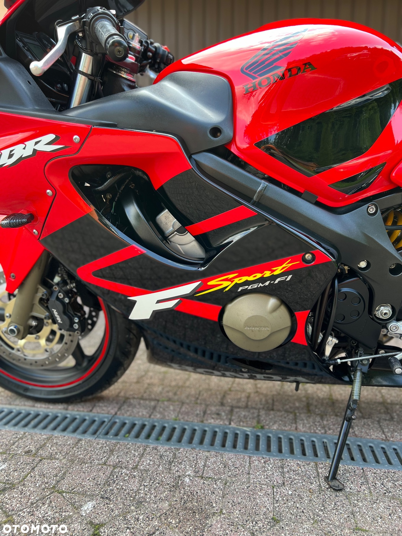Honda CBR - 25