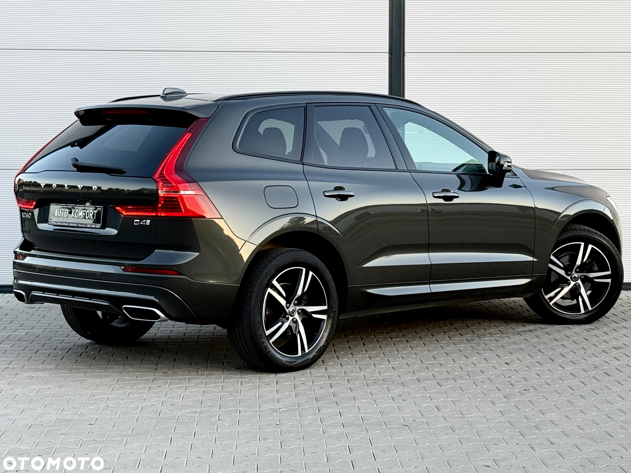 Volvo XC 60 D4 R-Design - 16