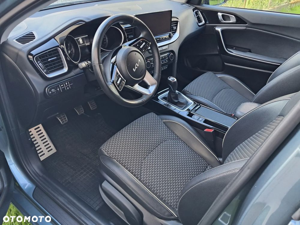 Kia Ceed 1.5 T-GDI Business Line - 12