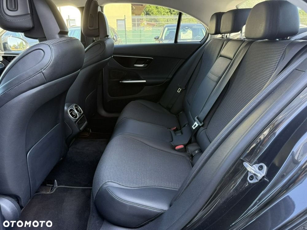 Mercedes-Benz Klasa C 200 4Matic 9G-TRONIC - 13