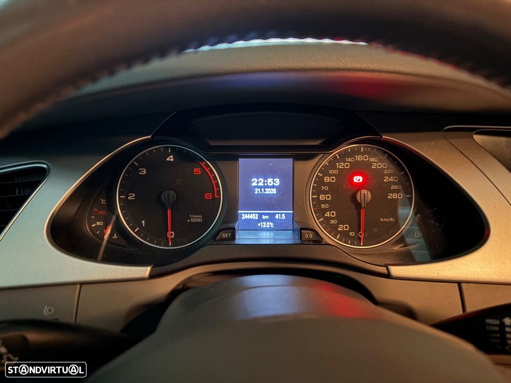 Audi A4 Avant 2.0 TDI Business Line Advance - 24